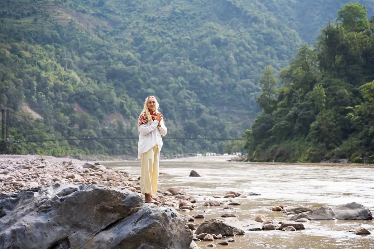 What Is Pūrṇa? A Grounded Guide To The Mantra Of Wholeness